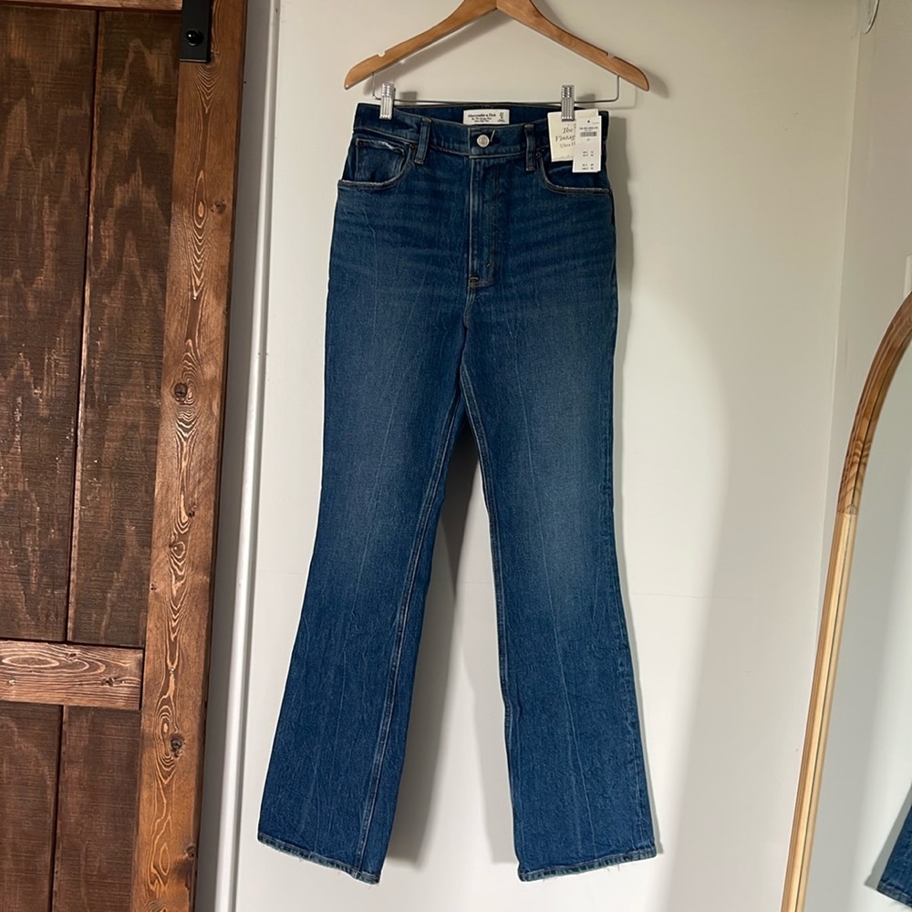 Abercrombie and Fitch the 70s vintage high rise flare 27/4R